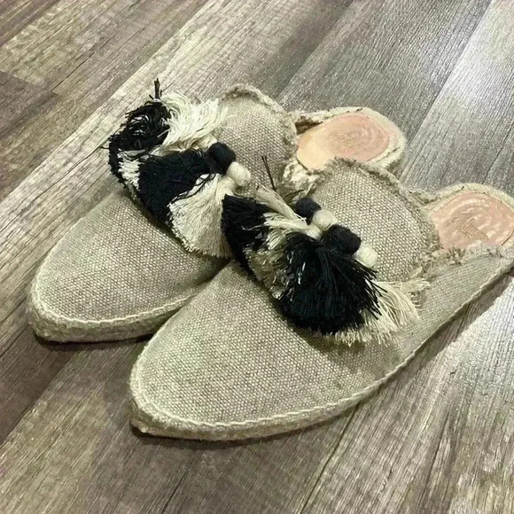 Castaner Canvas Tassel Accents Neutral Flat Mules EU 39 - Picture 1 of 11